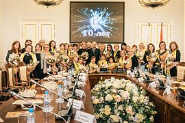 Георгий Полтавченко встретился с лауреатами конкурсов «Женщина года» разных лет